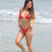 Jessica Hayes beach