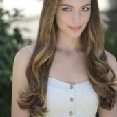 Jessica Rothe sexy