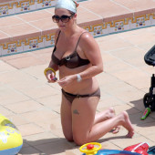 Jessie Wallace bikini