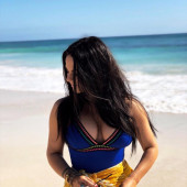 Joanna Noelle Levesque cleavage