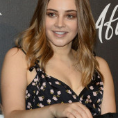 Josephine Langford 