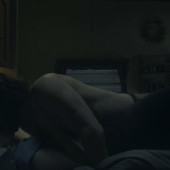 Julia Garner 