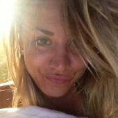 Kaley Cuoco naked