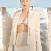 Kaley Cuoco