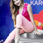Karol Sevilla feet