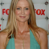 Kelly Rowan 