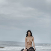 Kendall Jenner nude pics