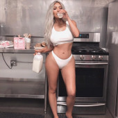 Kim Kardashian body