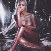 Kim Kardashian naked
