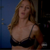 Kim Raver sexy scene