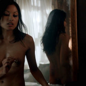 Kira Clavell 