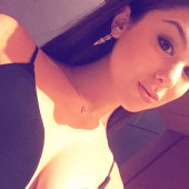 Kira Kosarin leaked