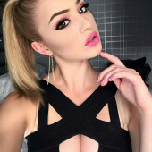 Kristen Hancher cleavage