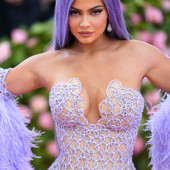 Kylie Jenner cleavage