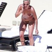 Lady Gaga naked