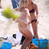 Laeticia Hallyday upskirt