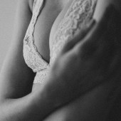 Lara Helmrich nippel