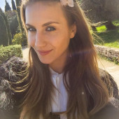 Lara Obersovszky sexy