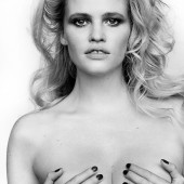 Lara Stone