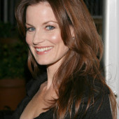 Laura Leighton nude