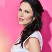 Laura Mennell oops