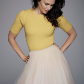 Laura Mennell pokies