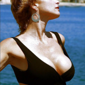 Lauren Holly