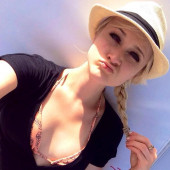Lauren O’Neil