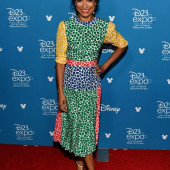 Lauren Ridloff 