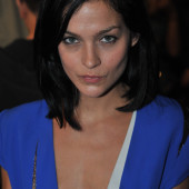 Leigh Lezark braless