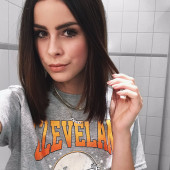 Lena Meyer-Landrut selfie