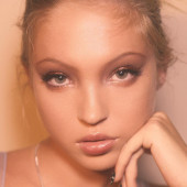 Lila Moss 