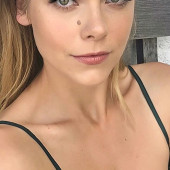 Lily Cowles 