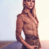 Lily Cowles 