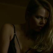 Lily Cowles 