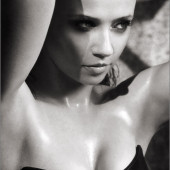 Linda Cardellini