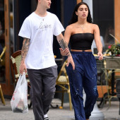 Lourdes Leon braless