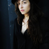 Lucie Aron koerper