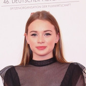 Luna Wedler
