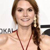 Lynn Petertonkoker sexy