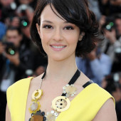 Marta Gastini braless