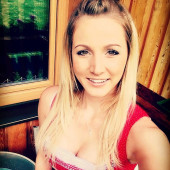 Melissa Naschenweng