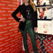 Michelle Hunziker leder