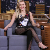 Miley Cyrus feet