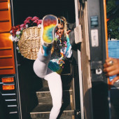 Miley Cyrus leggings