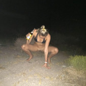 Miley Cyrus nude photo