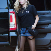 Miley Cyrus pantyhose