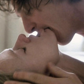 Naomi Watts sex scene