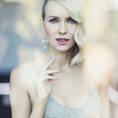 Naomi Watts sexy