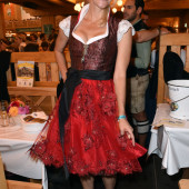 Natascha Gruen dirndl